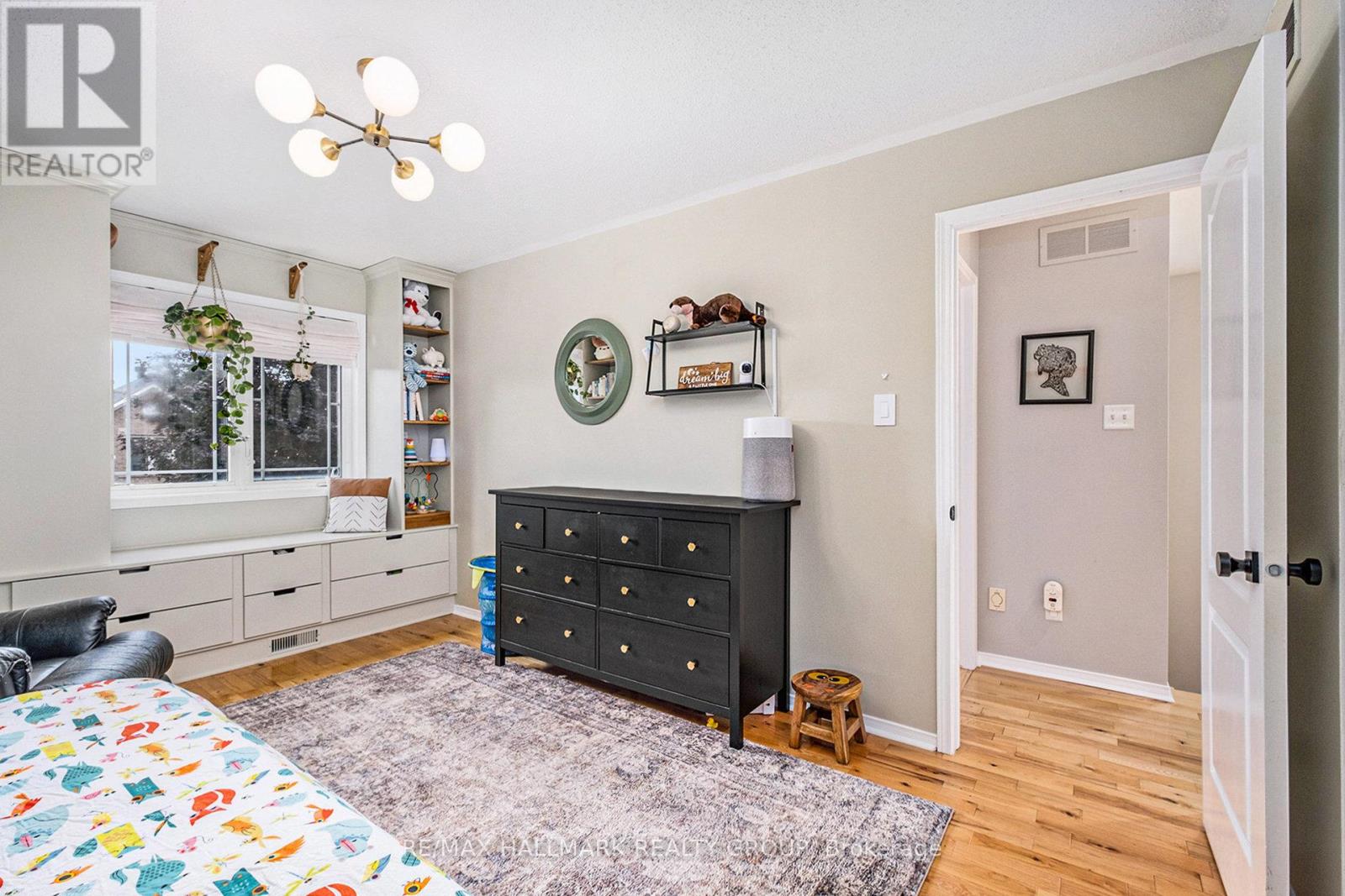 Photo 16 of 182 Willow Creek Circle, Ottawa ON