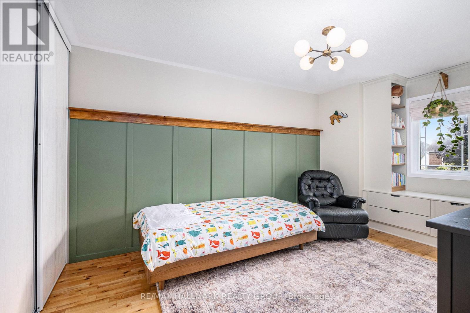 Photo 17 of 182 Willow Creek Circle, Ottawa ON