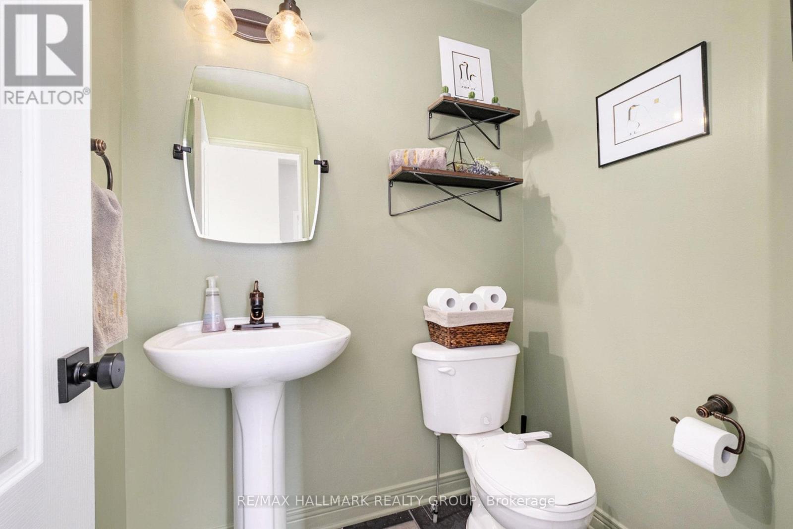 Photo 22 of 182 Willow Creek Circle, Ottawa ON