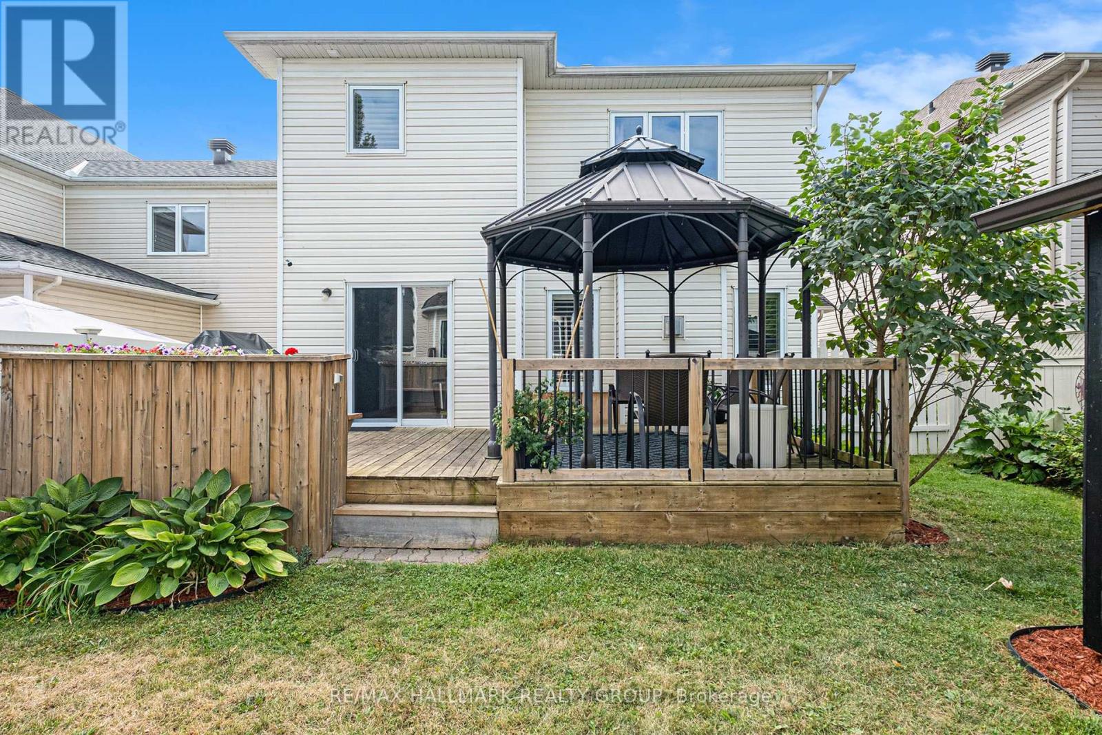 Photo 24 of 182 Willow Creek Circle, Ottawa ON