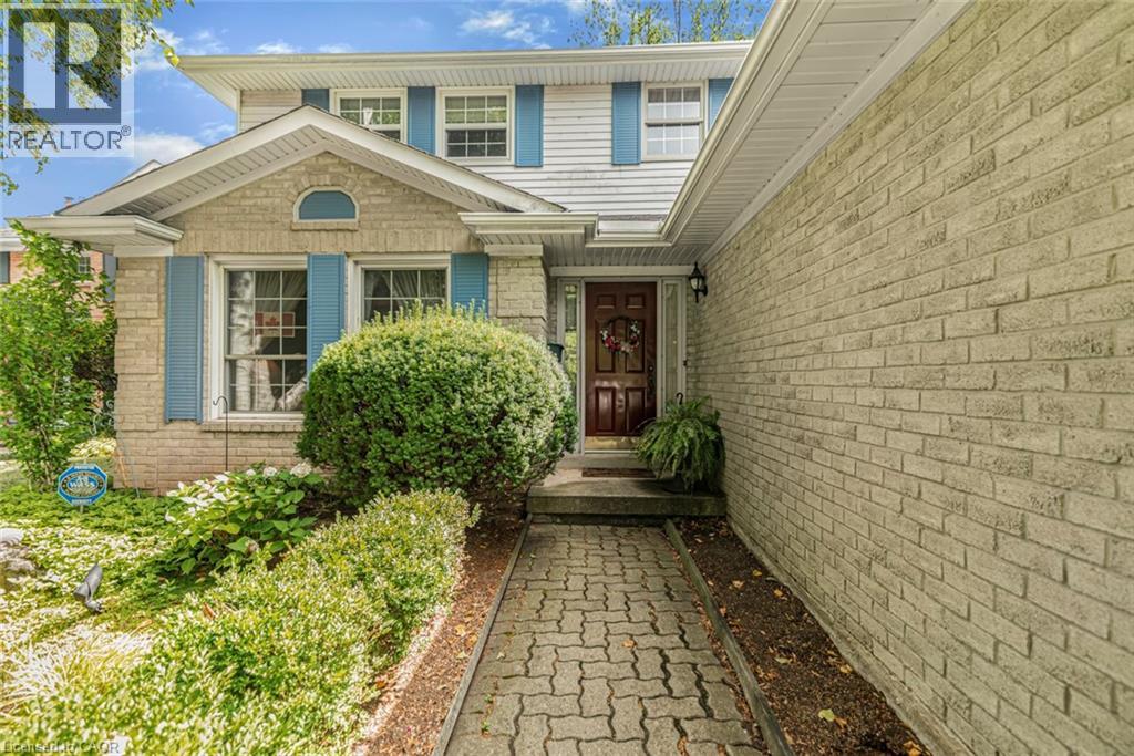 Photo 4 of 18 Cammay Avenue, Dundas ON