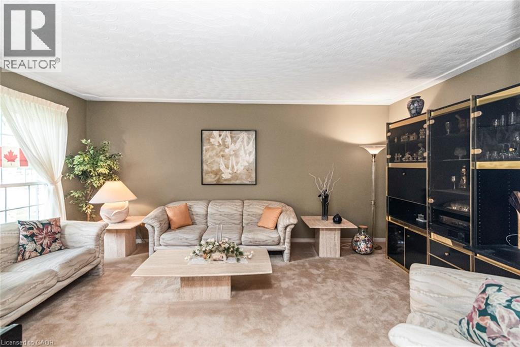 Photo 8 of 18 Cammay Avenue, Dundas ON