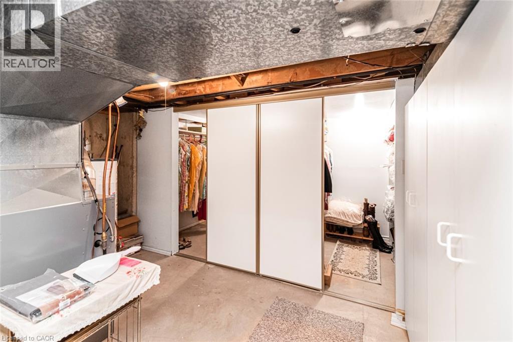 Photo 31 of 18 Cammay Avenue, Dundas ON