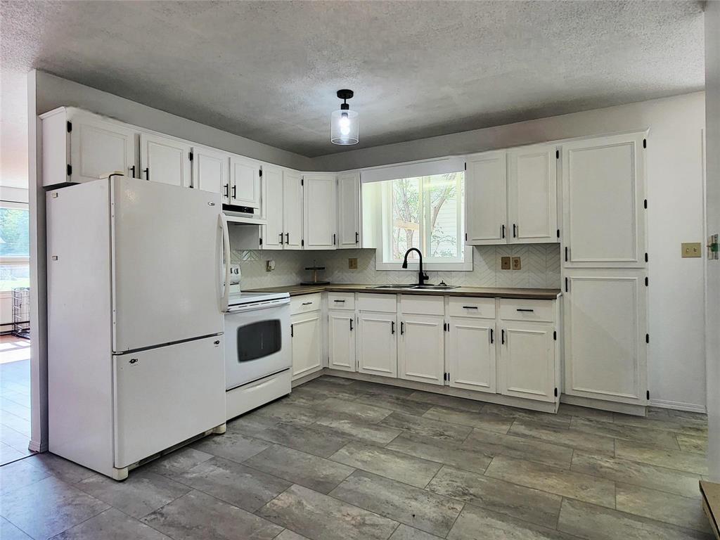 Photo 7 of 315 Netley Avenue, Selkirk MB
