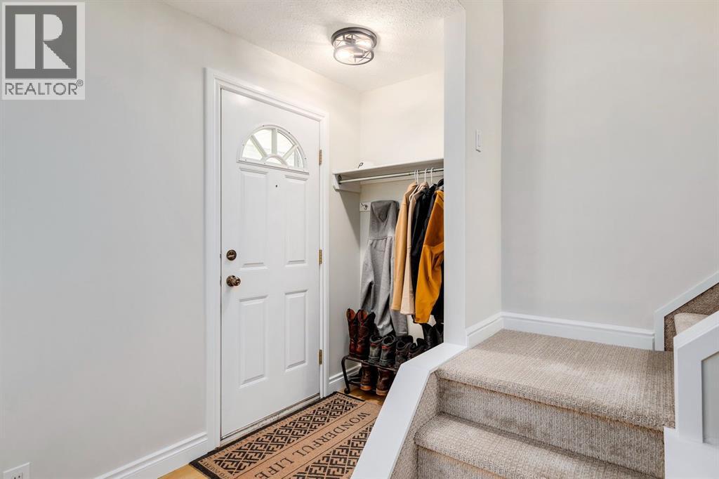 Photo 10 of 122 Killarney Glen Court Sw, Calgary AB