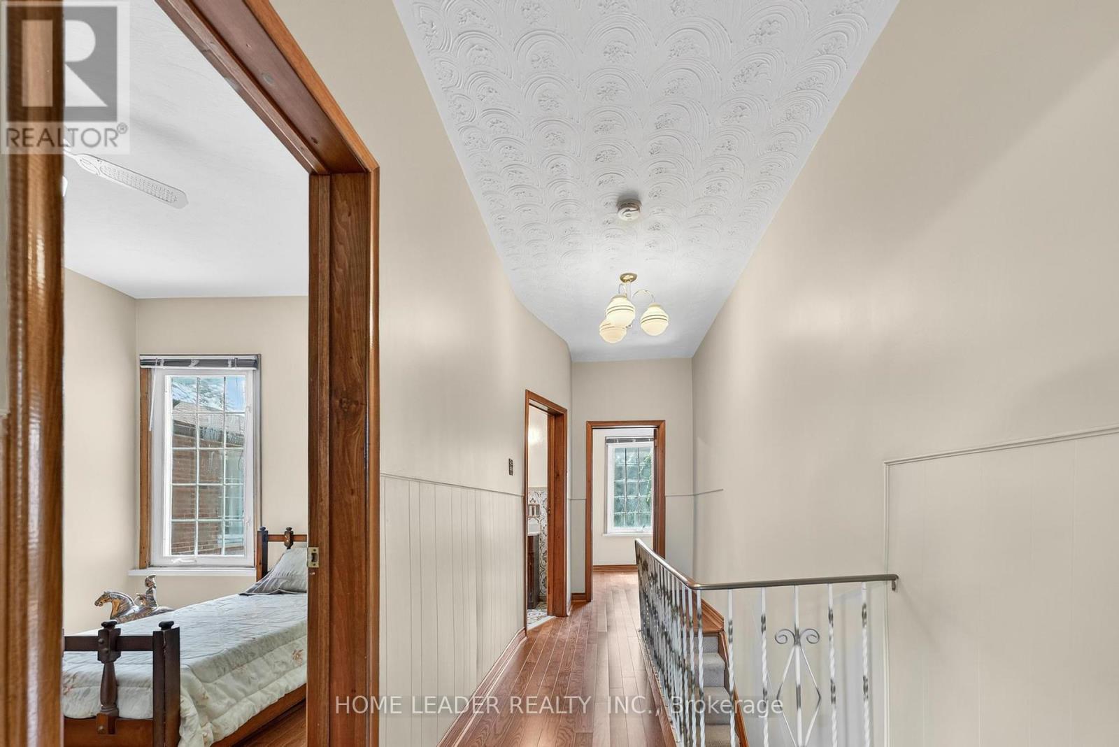 Photo 10 of 5 Lindsey Avenue, Toronto ON