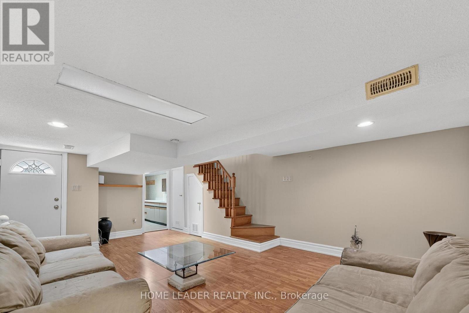 Photo 14 of 5 Lindsey Avenue, Toronto ON