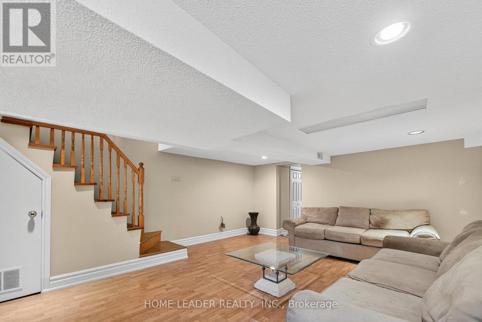 Photo 16 of 5 Lindsey Avenue, Toronto ON