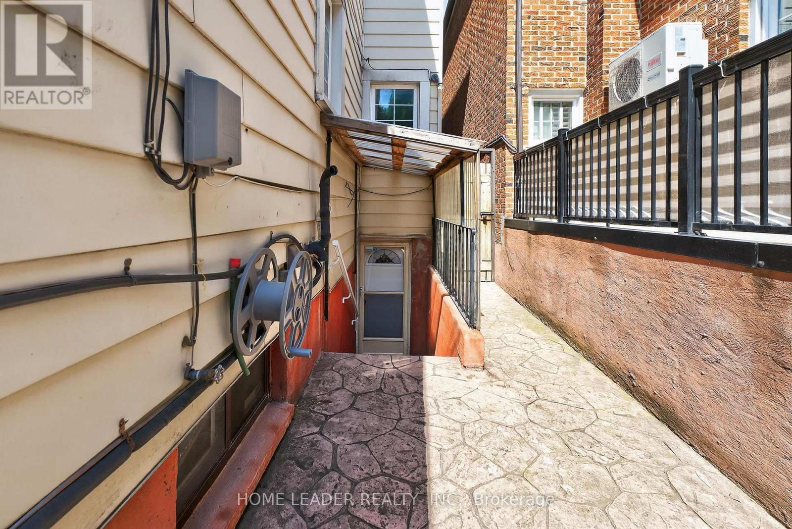 Photo 22 of 5 Lindsey Avenue, Toronto ON