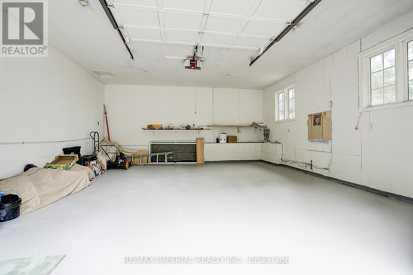 Photo 22 of 282 Ridge Road, Aurora ON