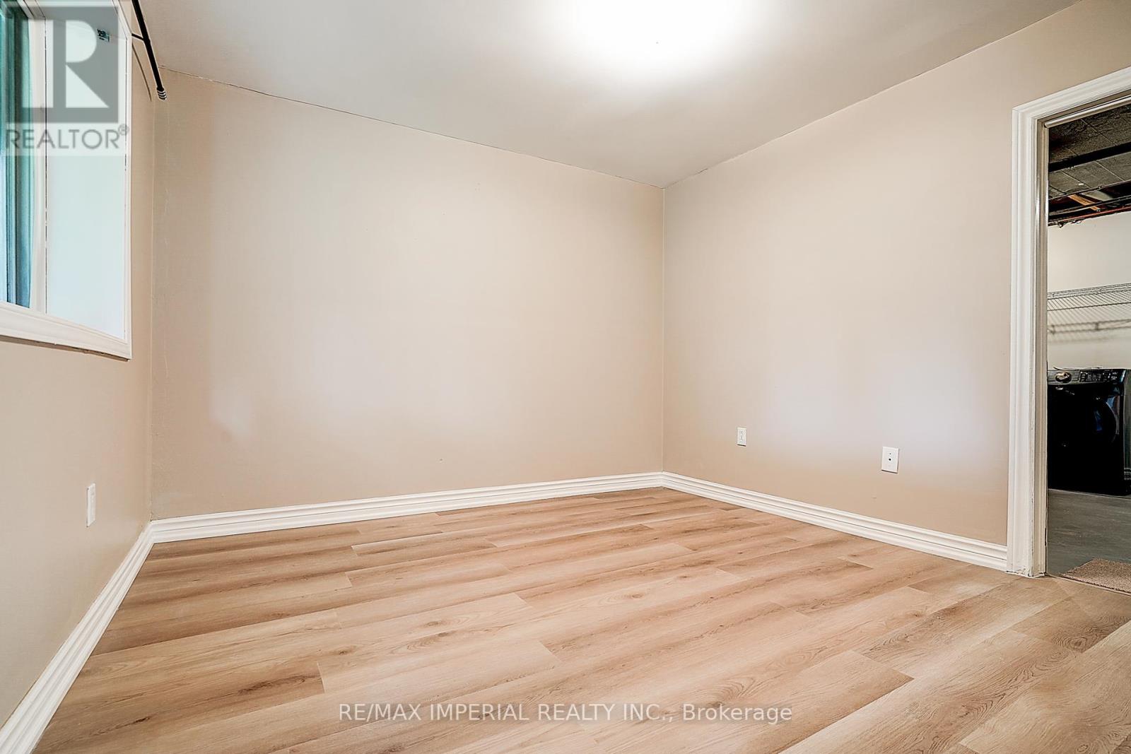 Photo 36 of 282 Ridge Road, Aurora ON