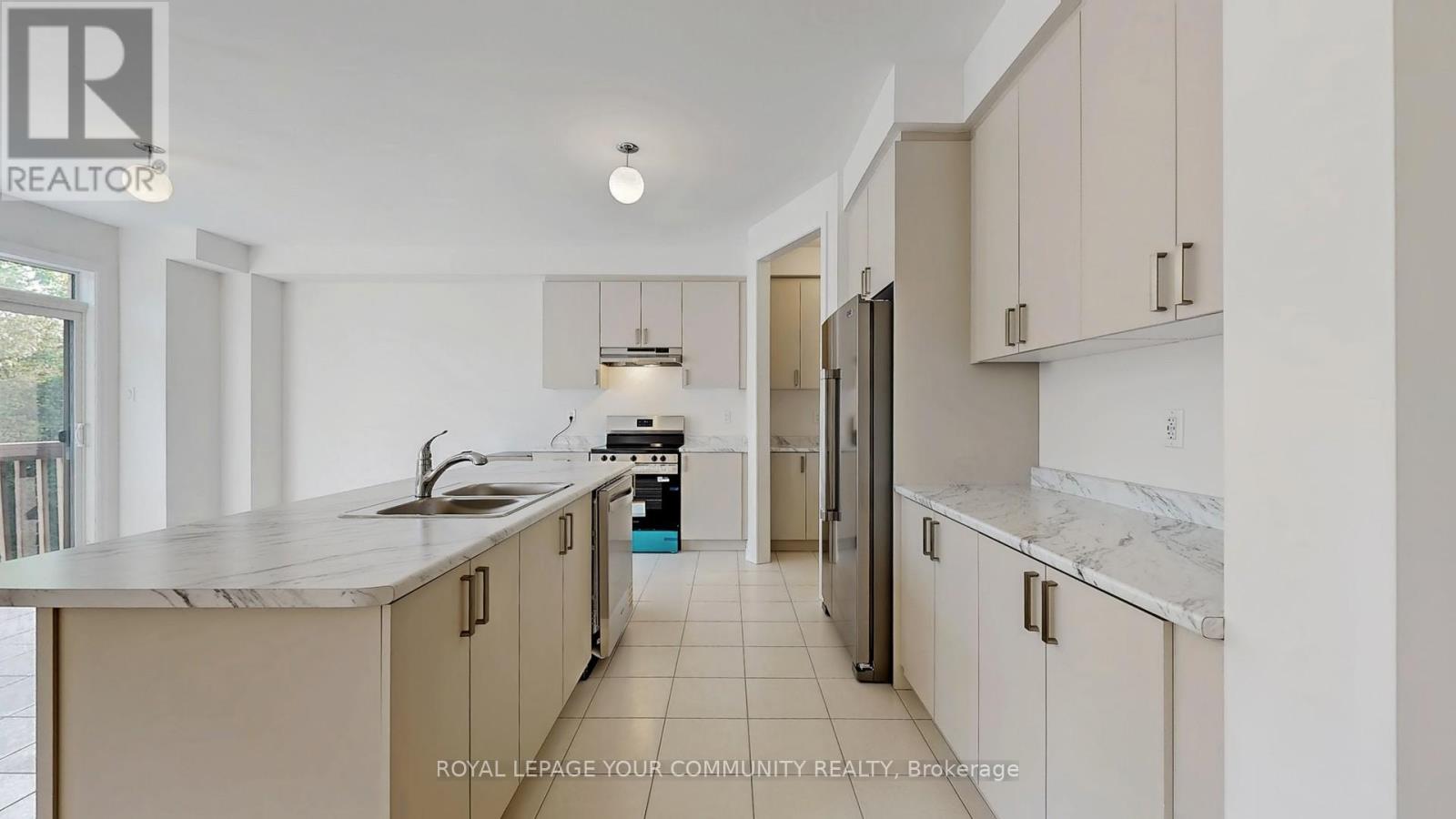 Photo 8 of 26 Baycroft Boulevard, Essa ON