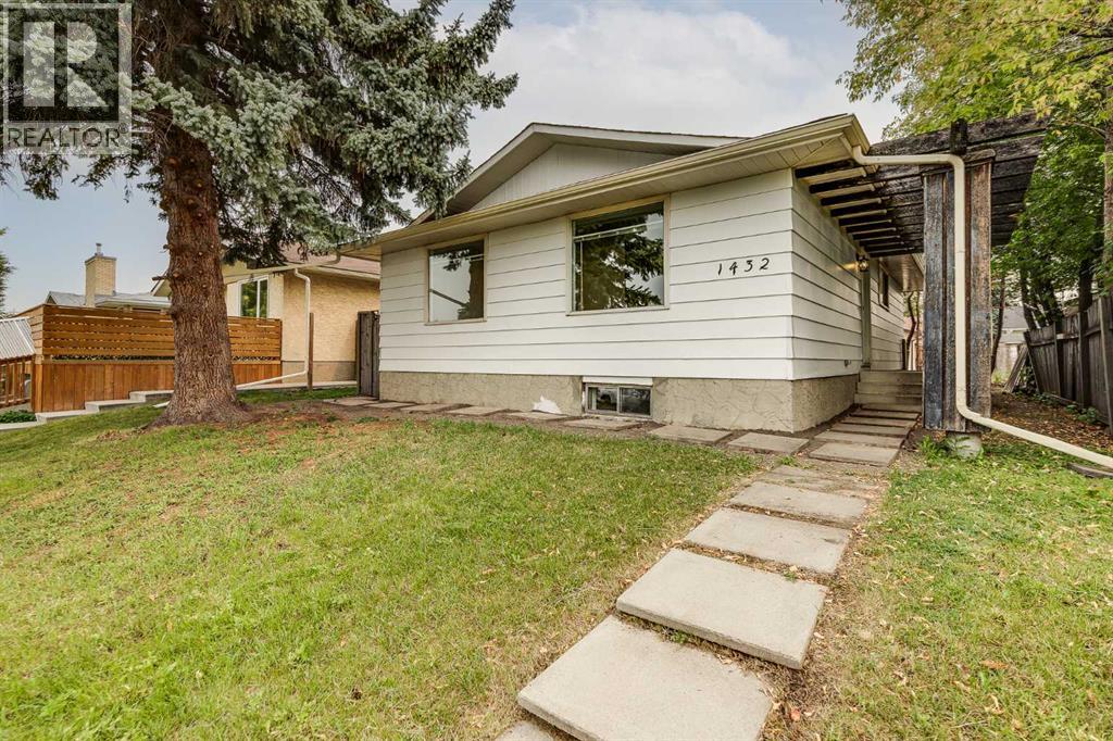 Photo 1 of 1432 43 Street Ne, Calgary AB