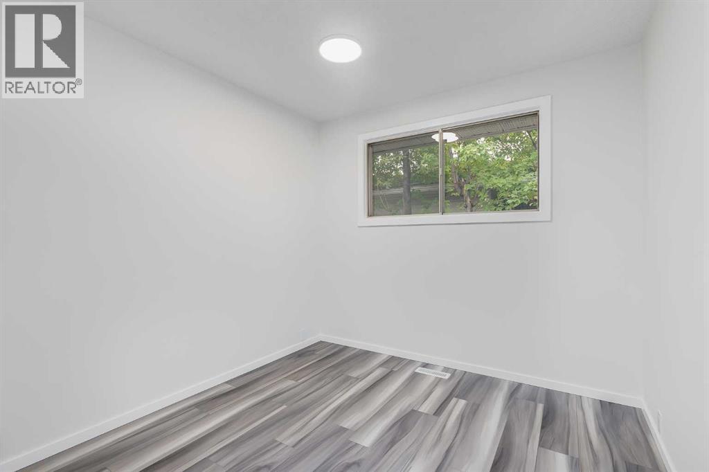 Photo 17 of 1432 43 Street Ne, Calgary AB