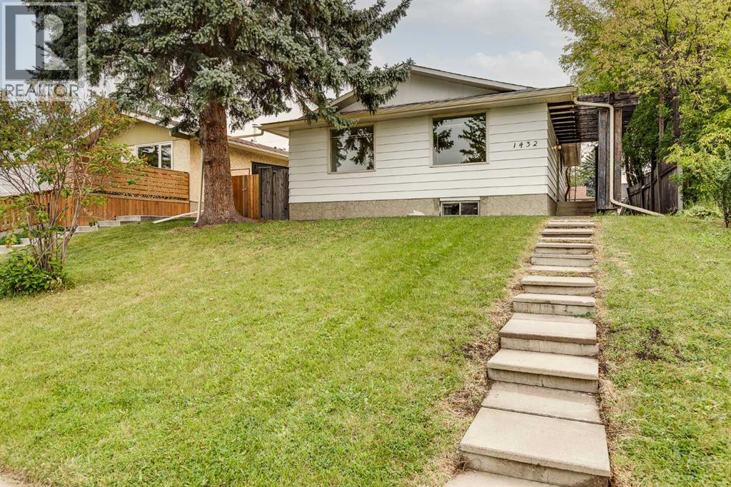 Photo 2 of 1432 43 Street Ne, Calgary AB