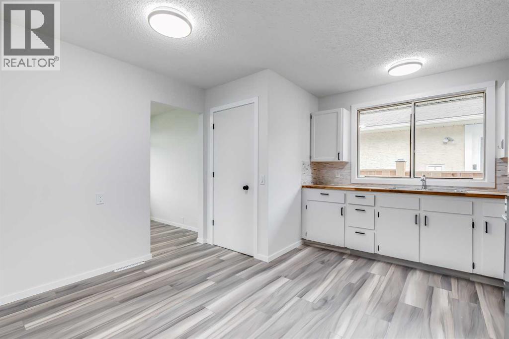 Photo 5 of 1432 43 Street Ne, Calgary AB