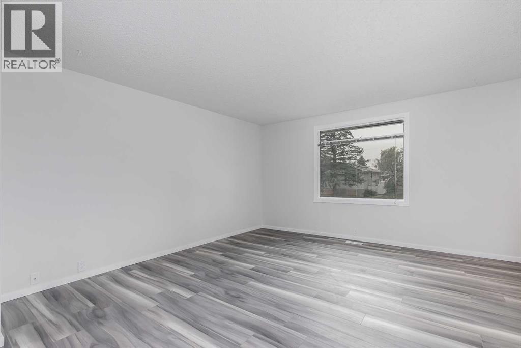 Photo 6 of 1432 43 Street Ne, Calgary AB