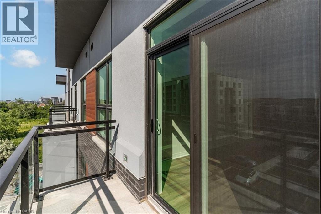 Photo 14 of 95 Dundas Street W Unit 404, Oakville ON