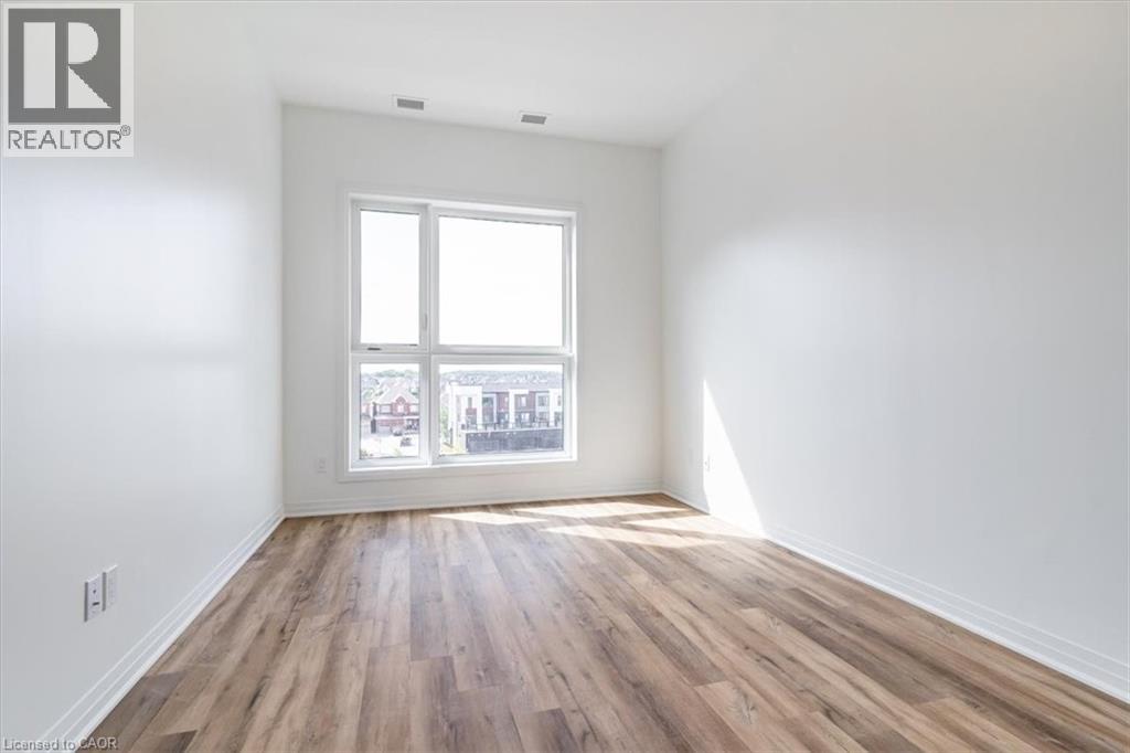 Photo 26 of 95 Dundas Street W Unit 404, Oakville ON