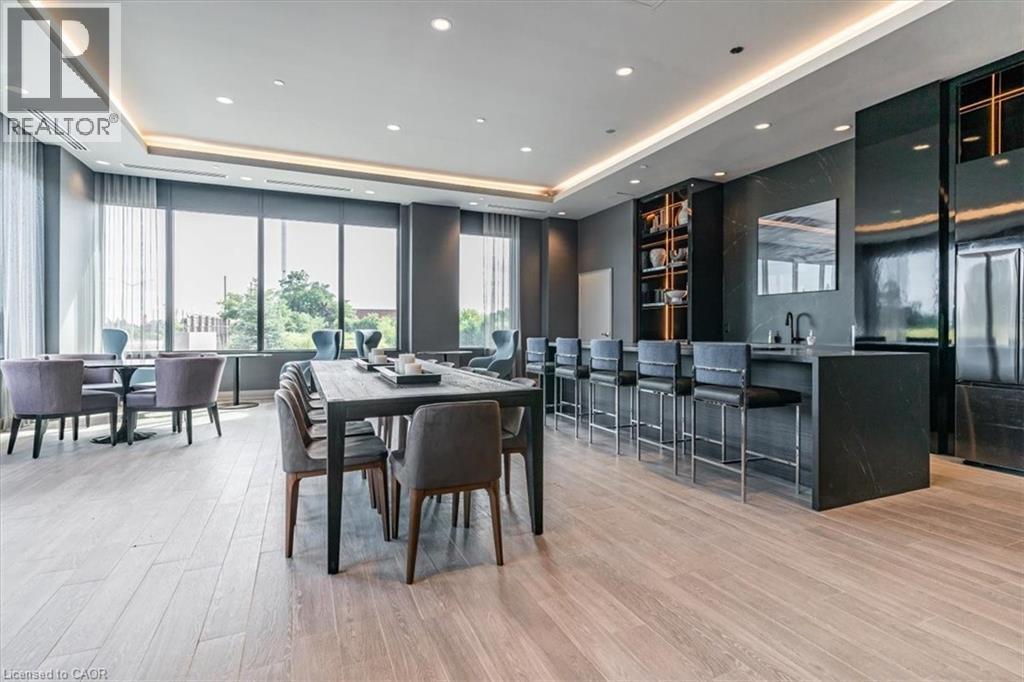 Photo 36 of 95 Dundas Street W Unit 404, Oakville ON