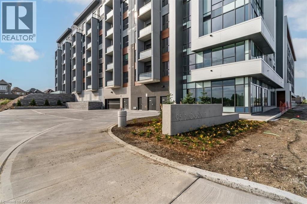 Photo 39 of 95 Dundas Street W Unit 404, Oakville ON