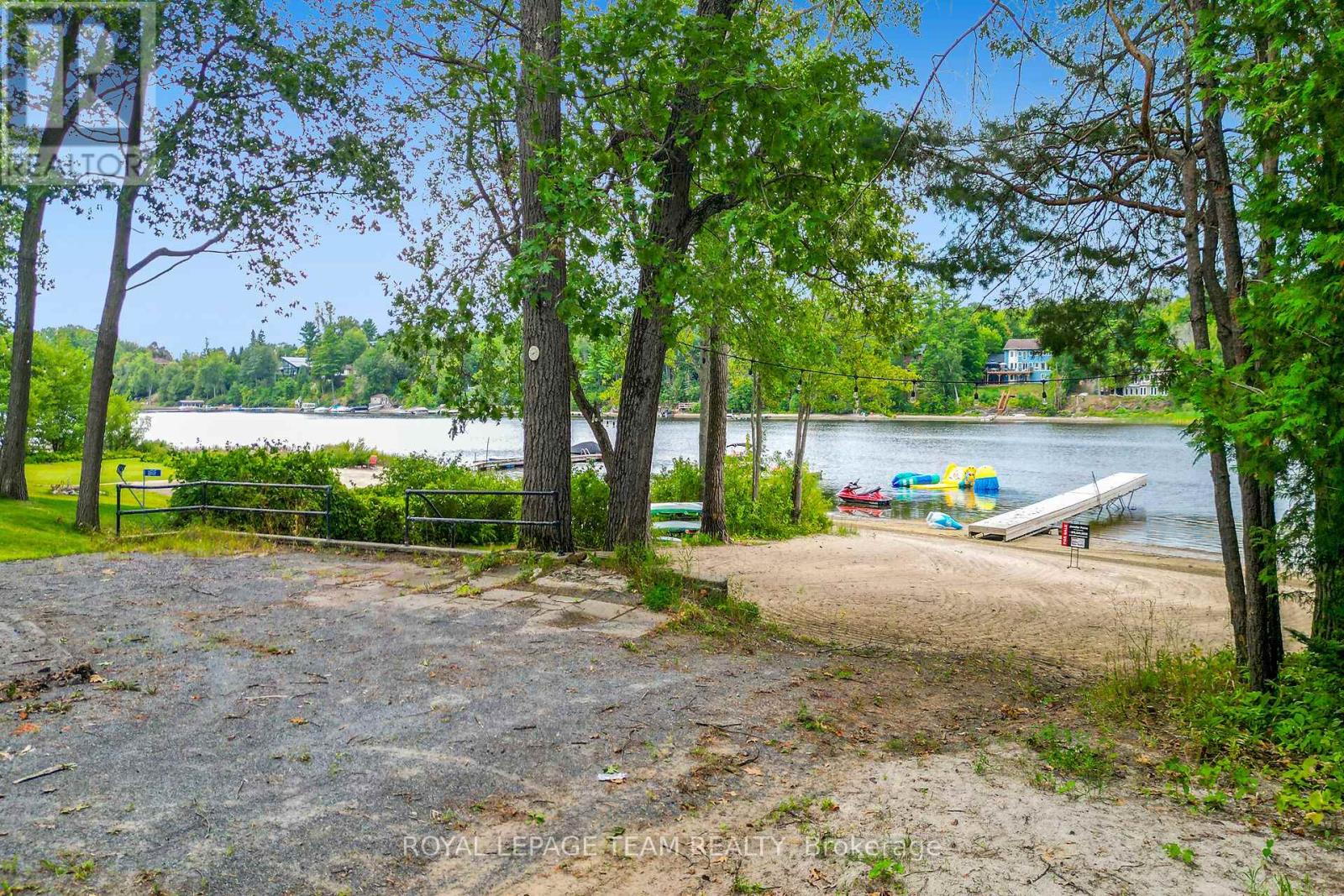 Photo 10 of 1142 Bayview Drive, Ottawa ON