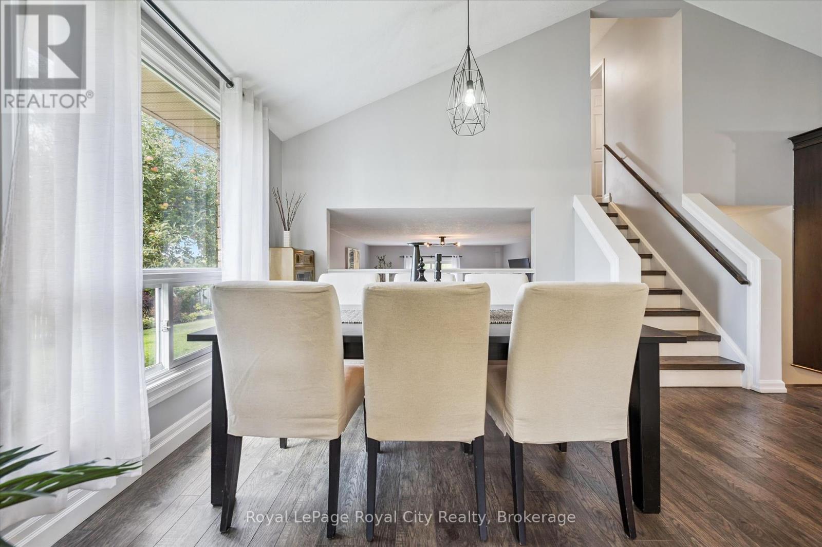 Photo 11 of 255 Deerpath Drive, Guelph ON