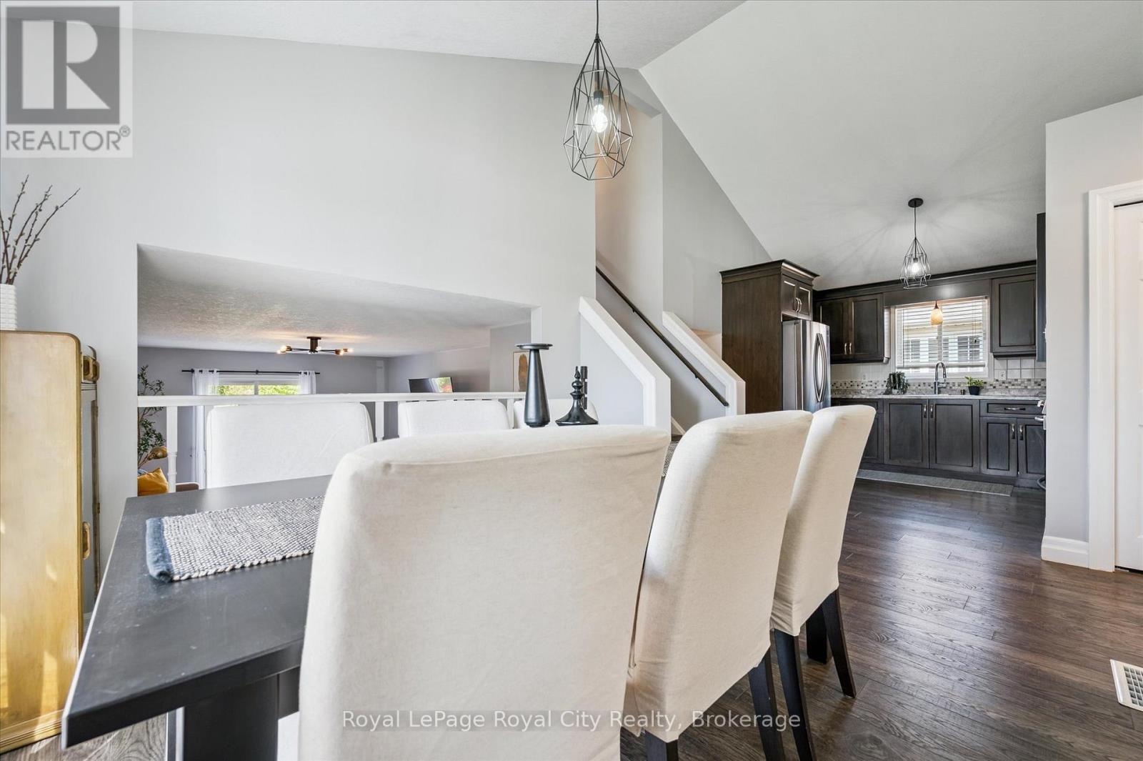 Photo 13 of 255 Deerpath Drive, Guelph ON