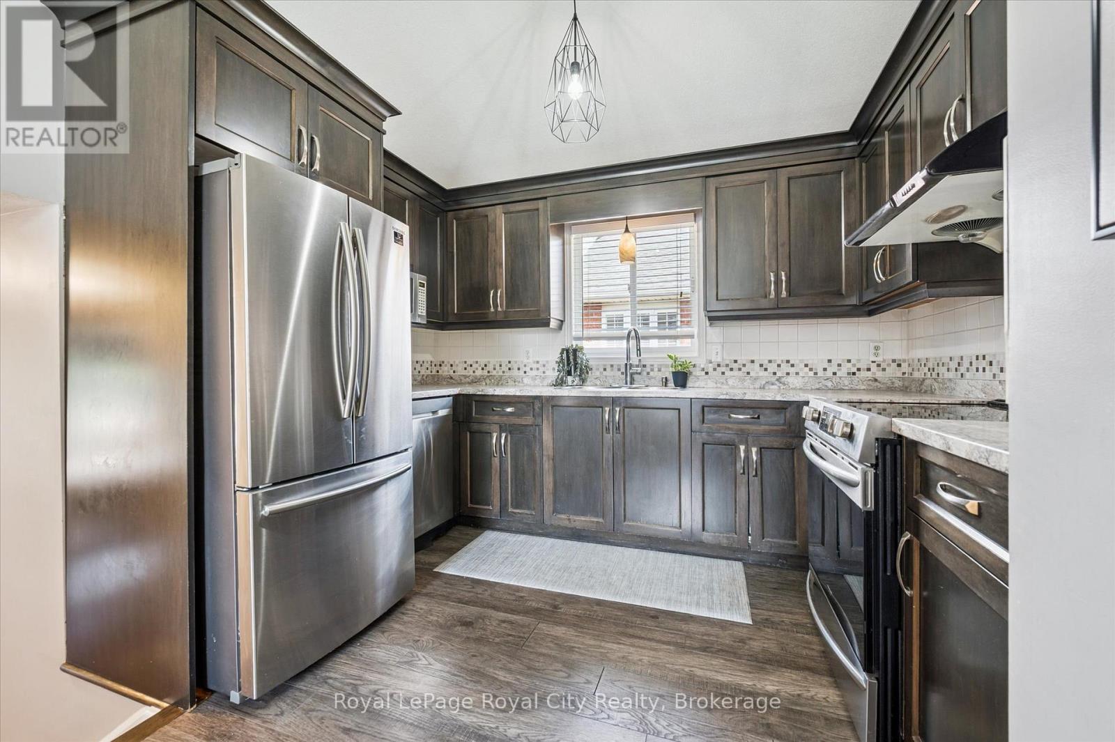 Photo 15 of 255 Deerpath Drive, Guelph ON