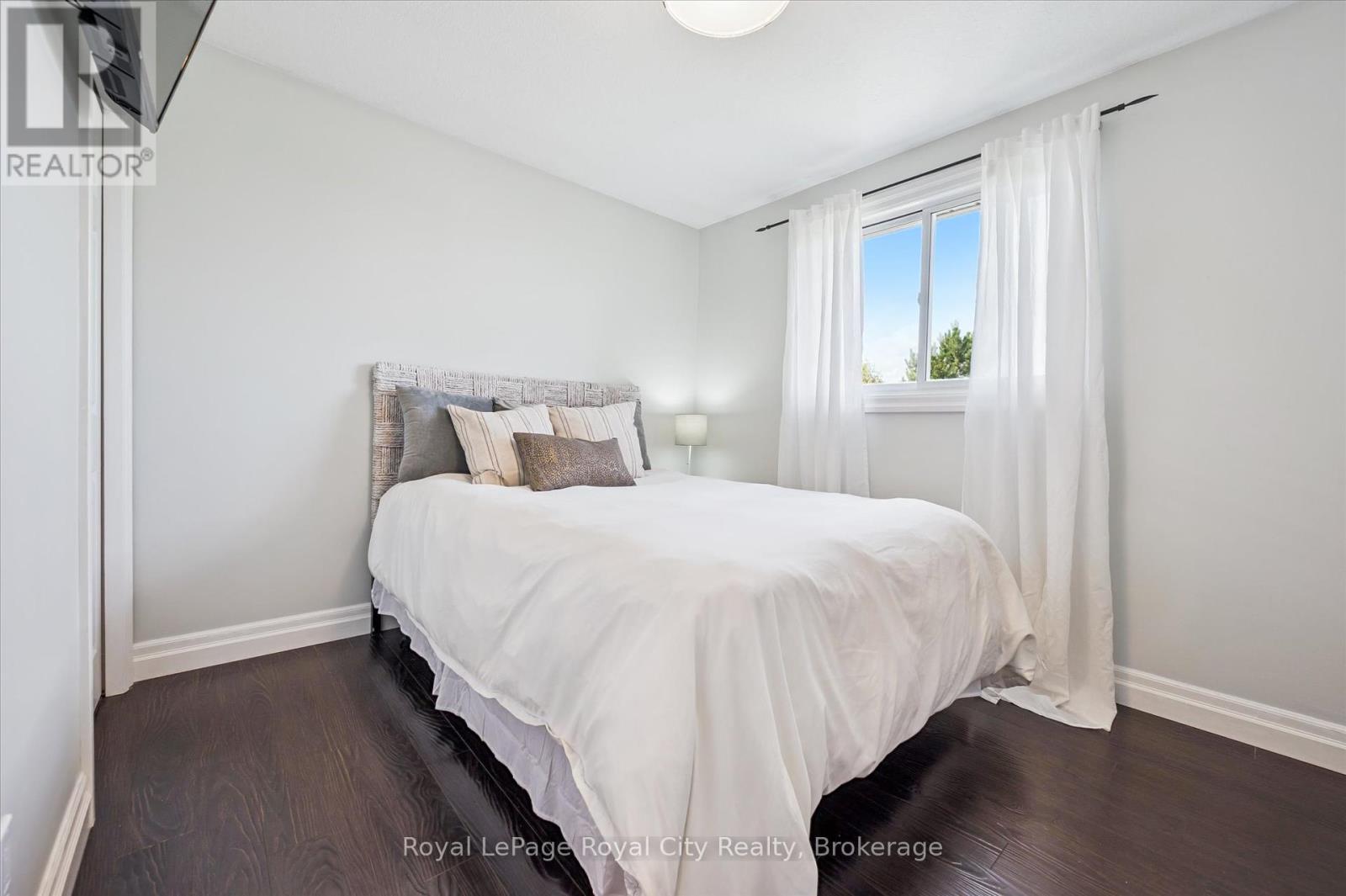 Photo 21 of 255 Deerpath Drive, Guelph ON