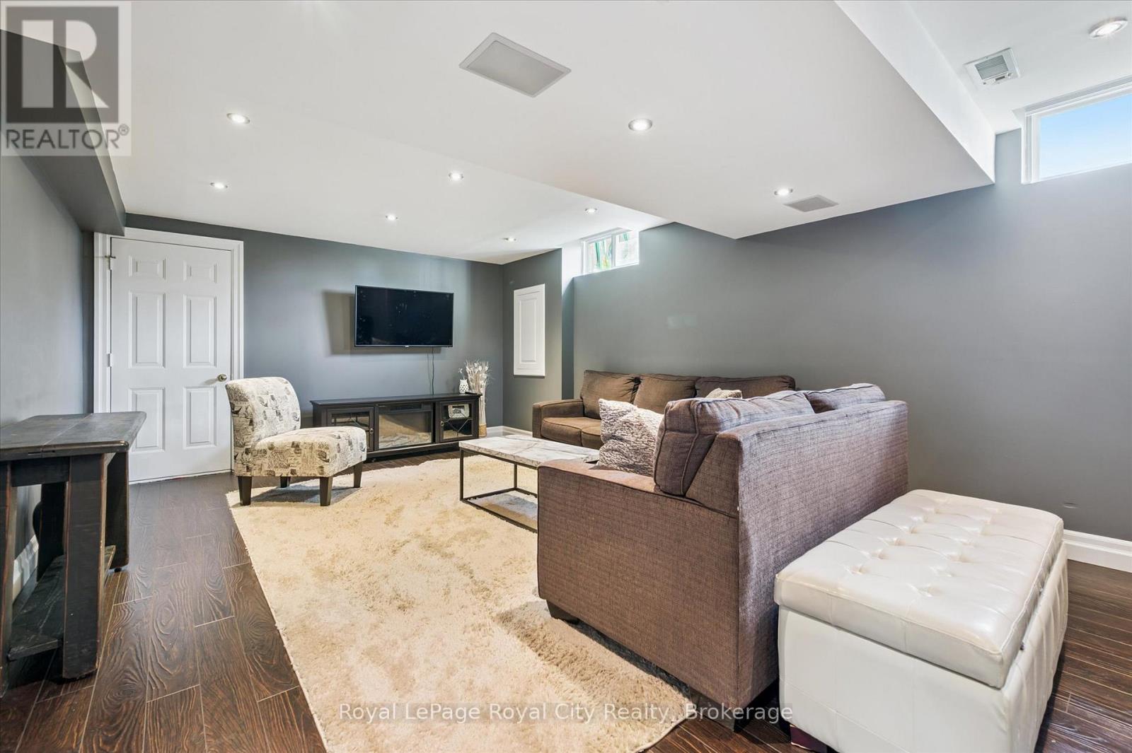 Photo 32 of 255 Deerpath Drive, Guelph ON