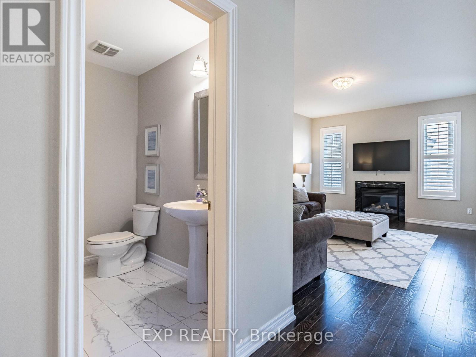 Photo 13 of 353 Hincks Drive, Milton ON