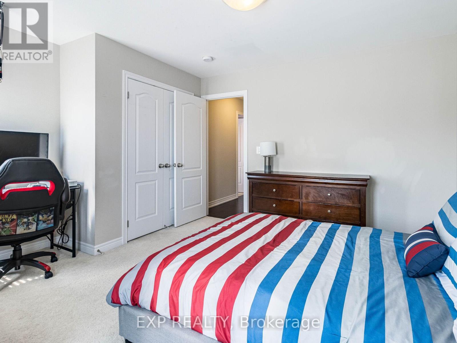 Photo 38 of 353 Hincks Drive, Milton ON