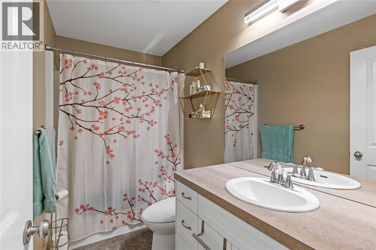 Photo 13 of 201 5945 Kaden Pl, Nanaimo BC