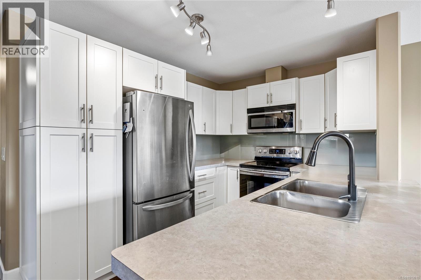 Photo 5 of 201 5945 Kaden Pl, Nanaimo BC