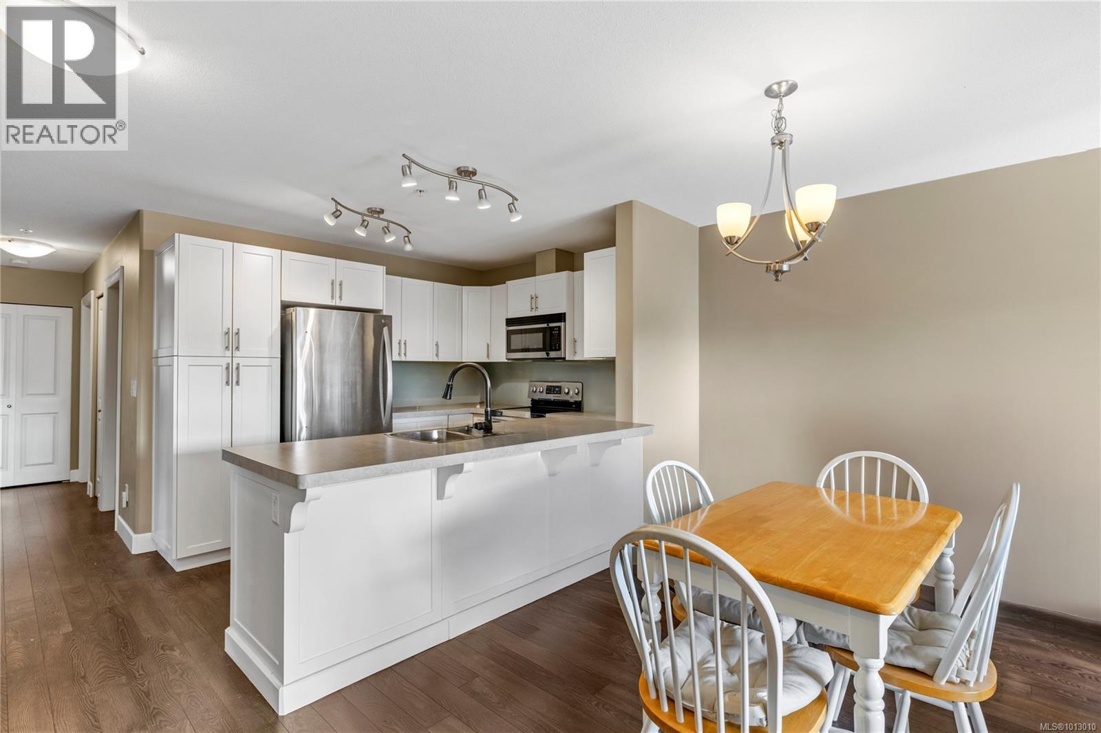 Photo 9 of 201 5945 Kaden Pl, Nanaimo BC