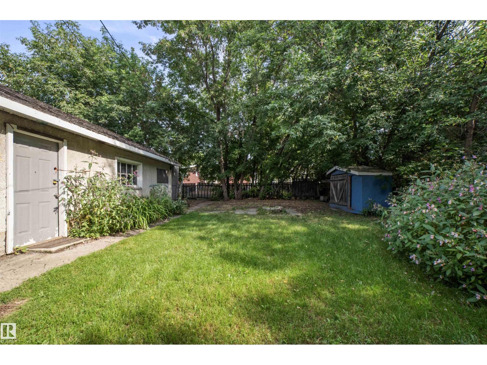 Photo 30 of 11819 45 St Nw, Edmonton AB