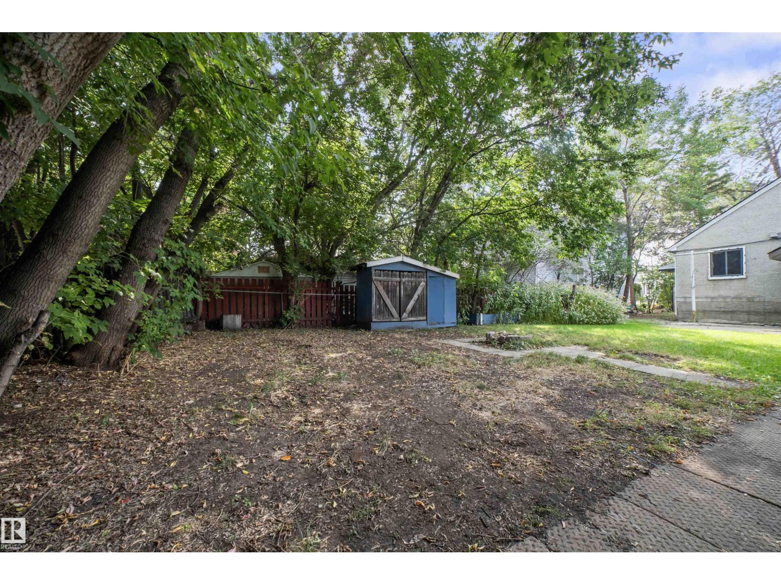 Photo 34 of 11819 45 St Nw, Edmonton AB
