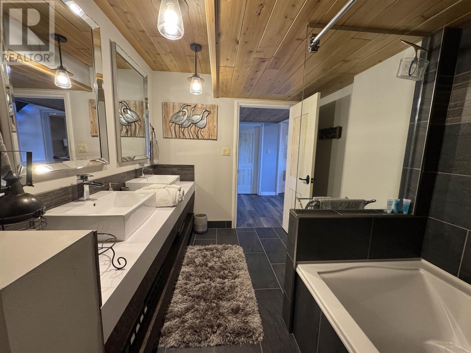 Photo 24 of 410 Cedar Ln, Rossport Nicol Island ON