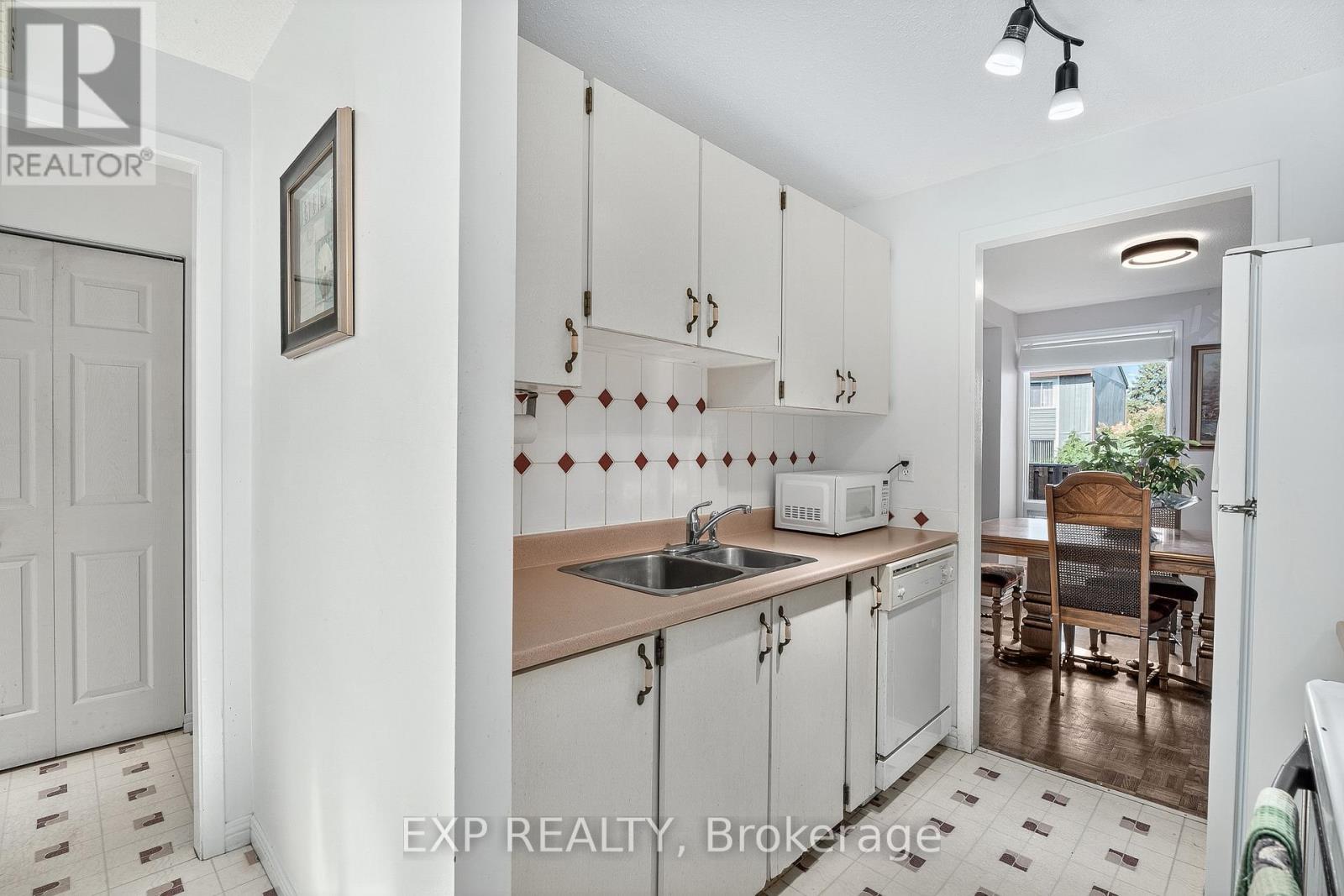 Photo 12 of 81 8 Sherway Drive, Ottawa ON
