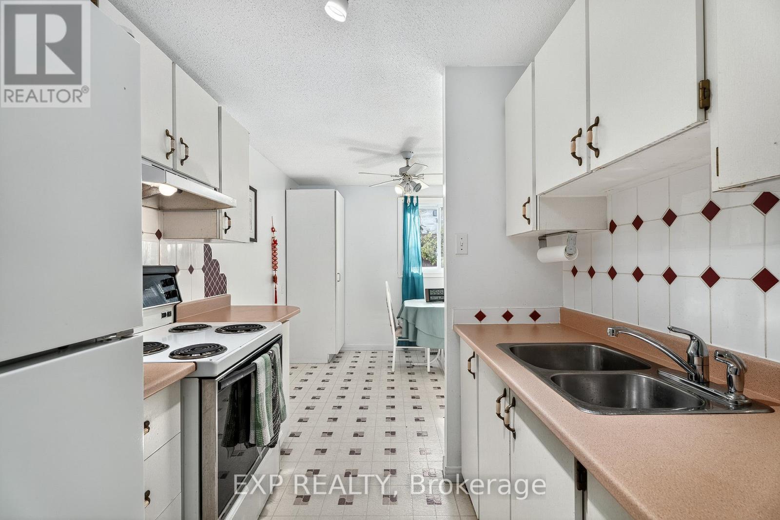 Photo 13 of 81 8 Sherway Drive, Ottawa ON