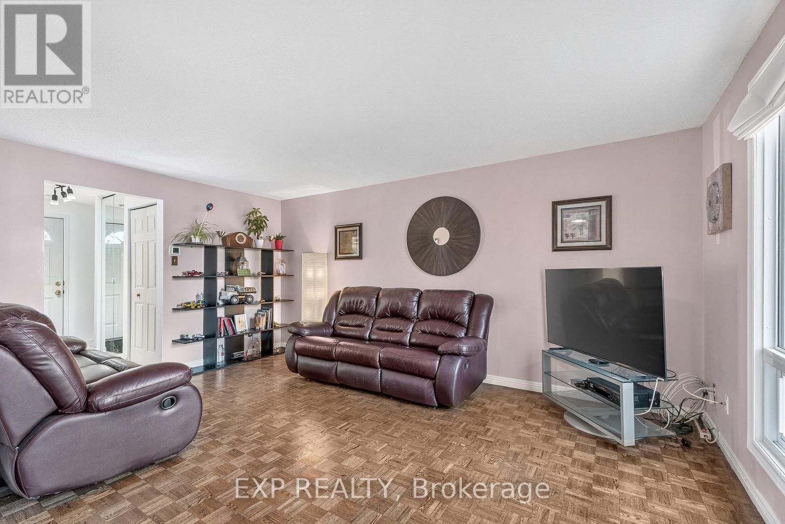 Photo 17 of 81 8 Sherway Drive, Ottawa ON