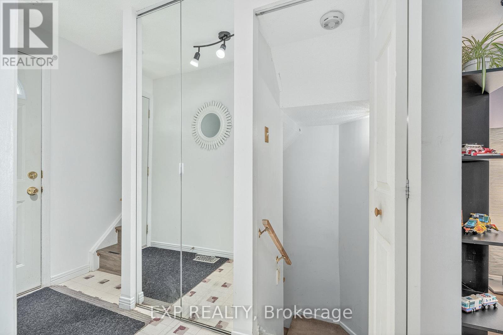 Photo 29 of 81 8 Sherway Drive, Ottawa ON