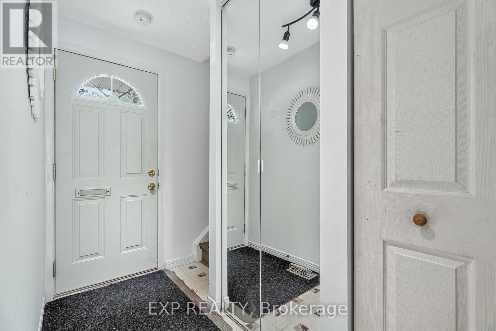 Photo 6 of 81 8 Sherway Drive, Ottawa ON