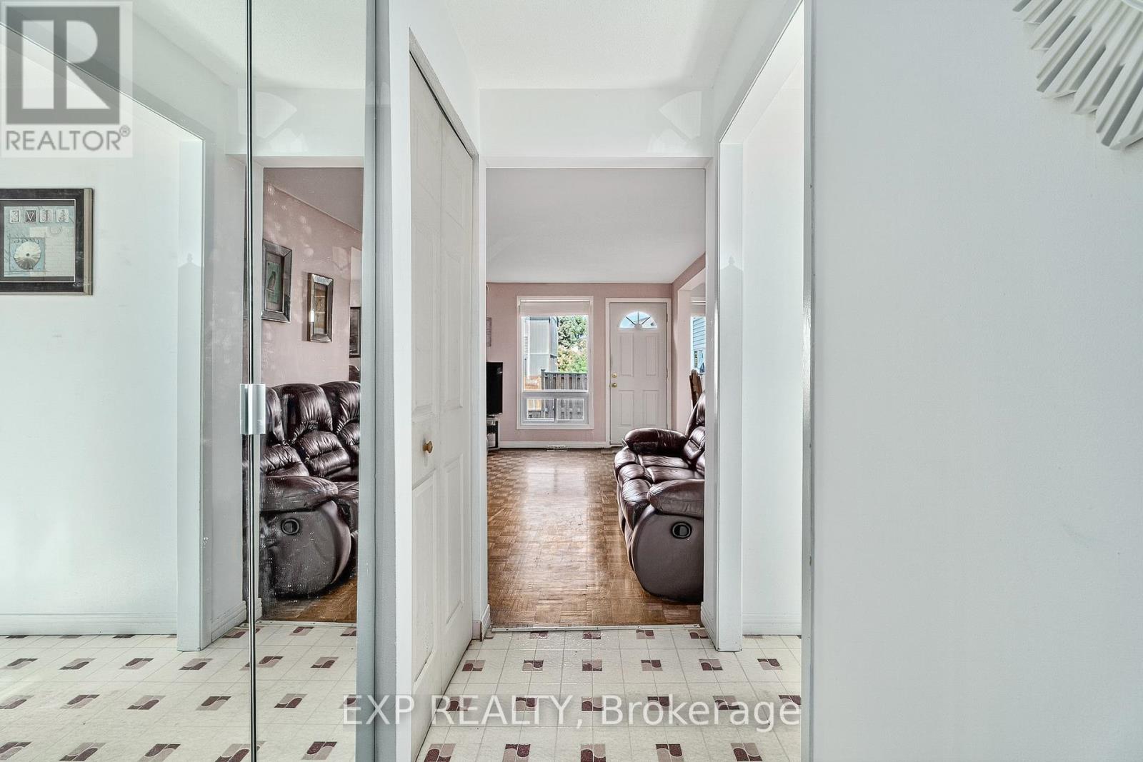 Photo 7 of 81 8 Sherway Drive, Ottawa ON