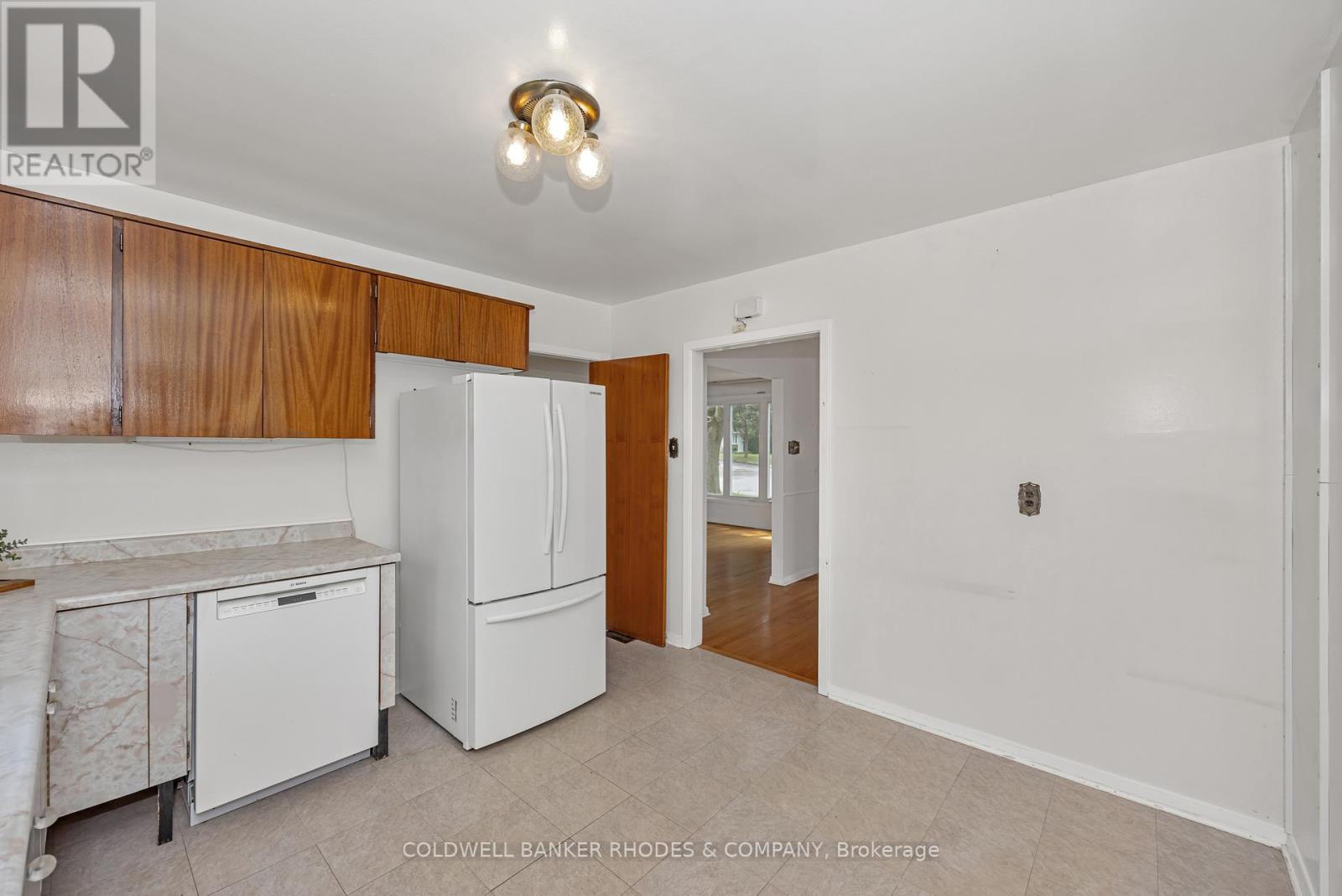 Photo 14 of 2687 Basswood Crescent, Ottawa ON
