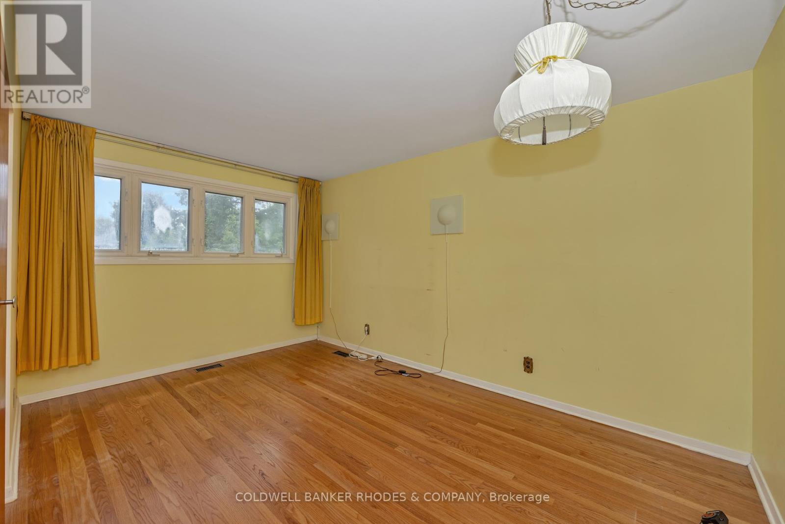 Photo 16 of 2687 Basswood Crescent, Ottawa ON