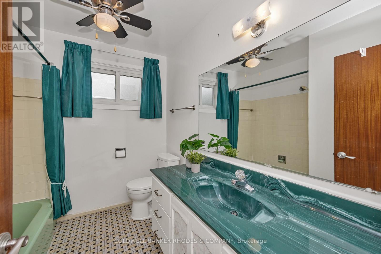 Photo 23 of 2687 Basswood Crescent, Ottawa ON