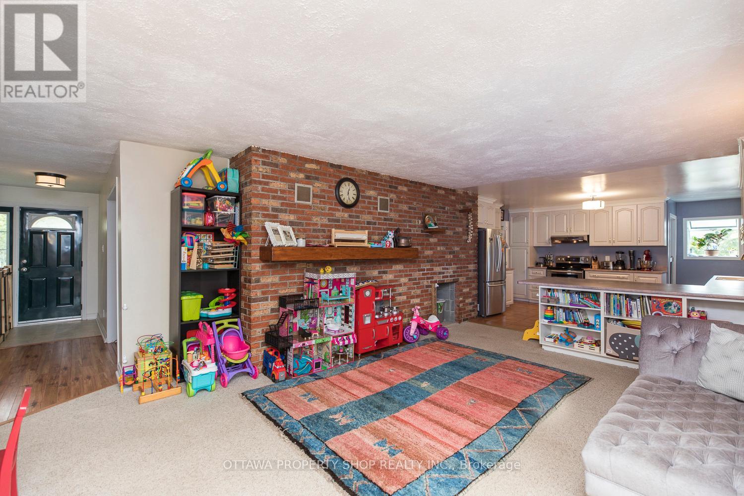 Photo 12 of 2428 Greys Creek Road, Ottawa ON