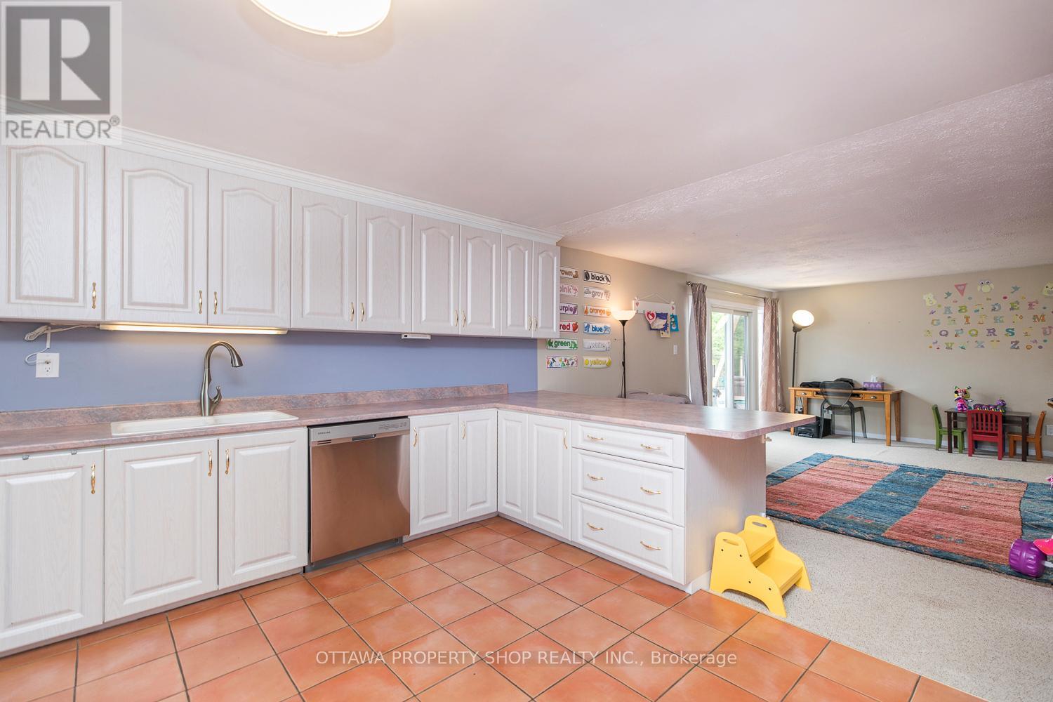 Photo 8 of 2428 Greys Creek Road, Ottawa ON
